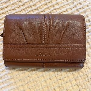 Coach Soho Pleated Leather Compact Clutch Wallet F42812 Walnut/Brown/Chestnut.